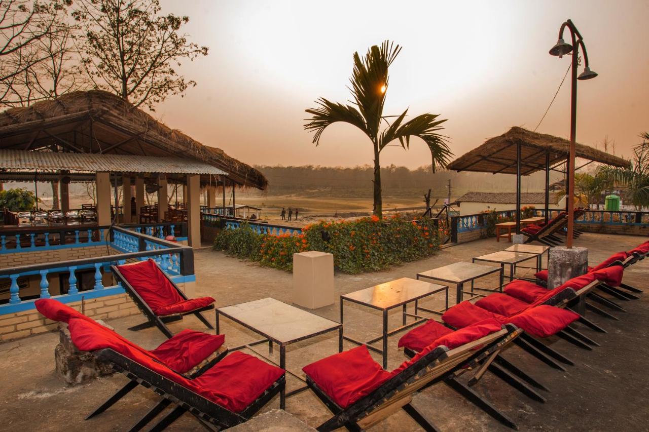 Chitwan Tiger Camp Hotel Sauraha Exterior photo